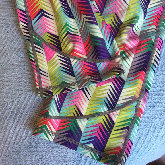 Fabletics colourful capri leggings - Picture 5 of 6